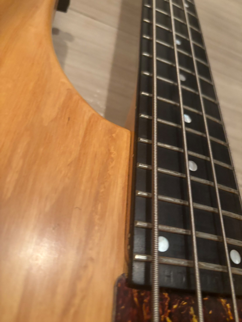 関所有のKawai製ベース ネック