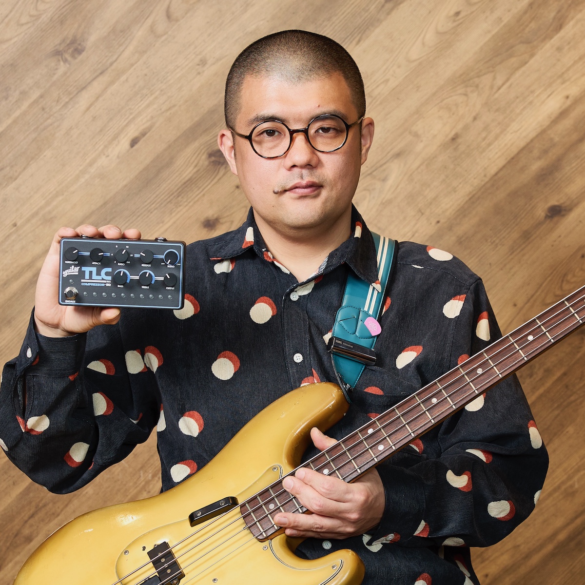 aguilar TLC Compressor EQ DLXを持つ山本