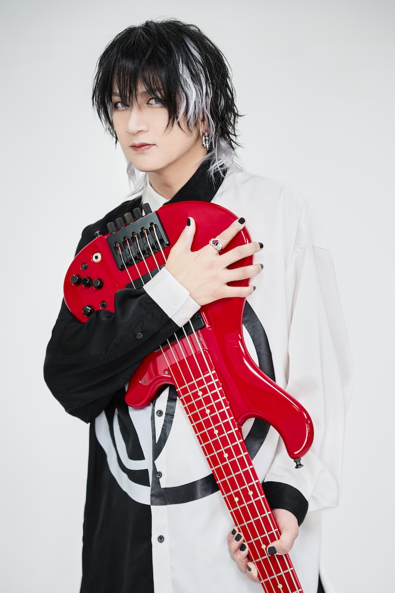 IKUO(Rayflower、BULL ZEICHEN 88)