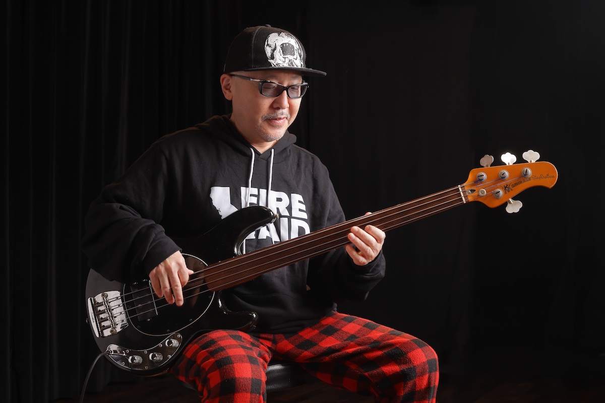 根岸が所有する1979年製スティングレイ・ベース