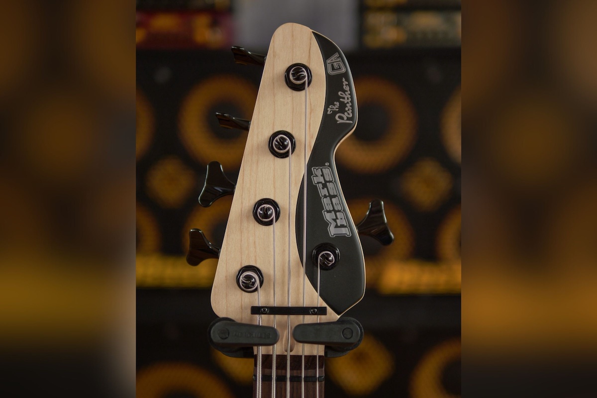 MB Gloxy Black Panther 5_neck