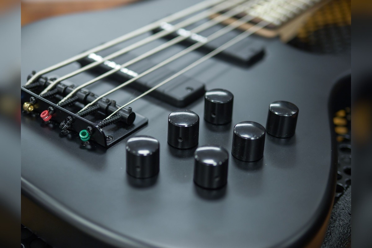 MB Gloxy Black Panther 5_body_nob