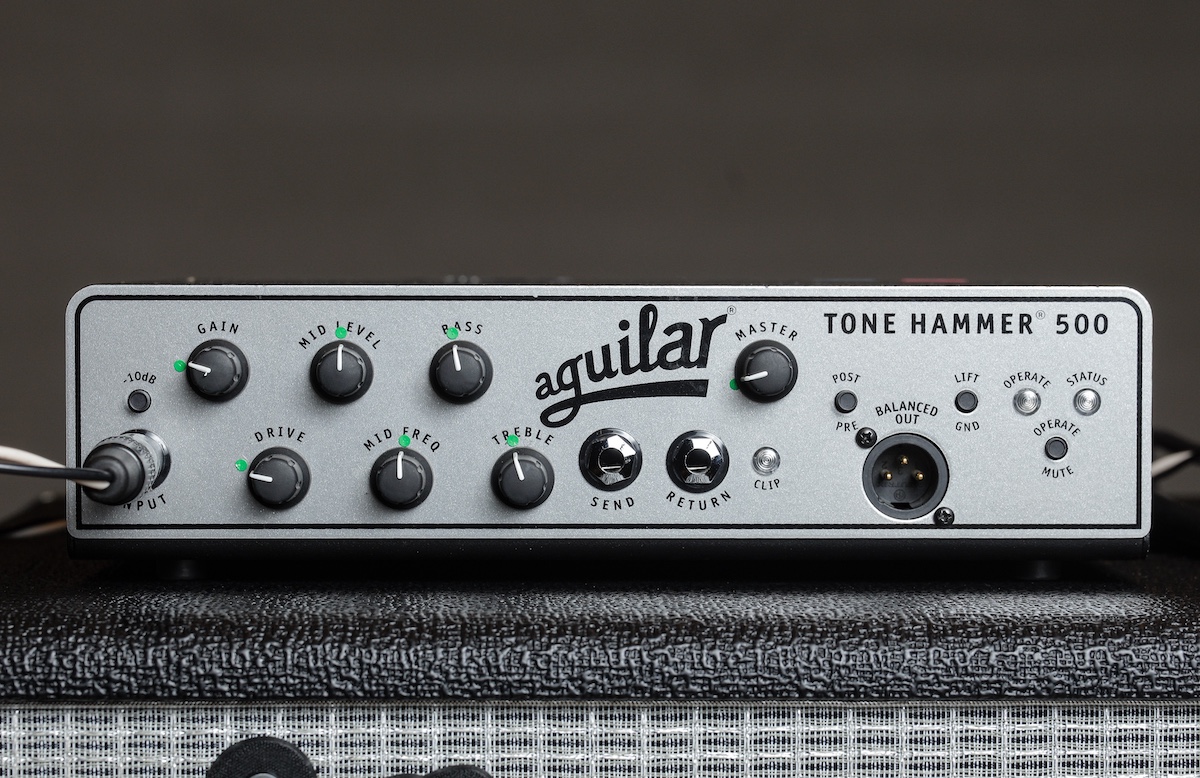 MISAのベース・アンプ　アギュラー製