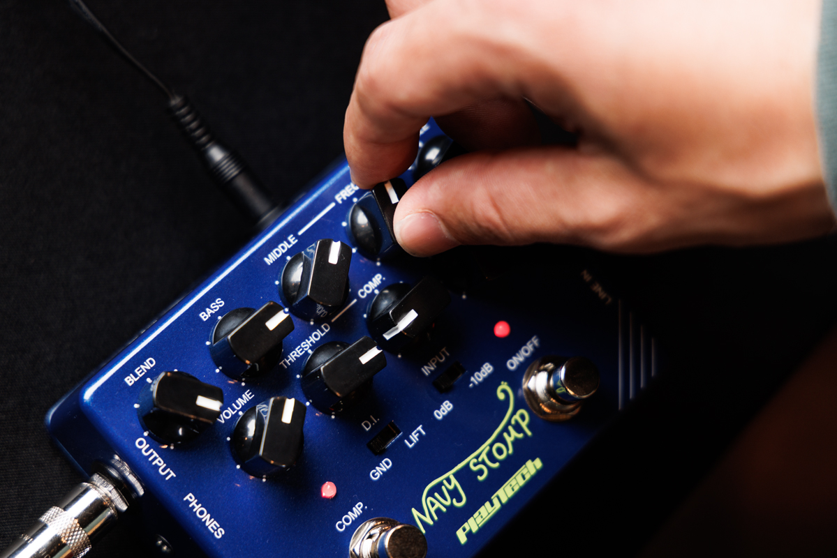 峯岸翔雪(おいしくるメロンパン)が
Navy Stompを試奏