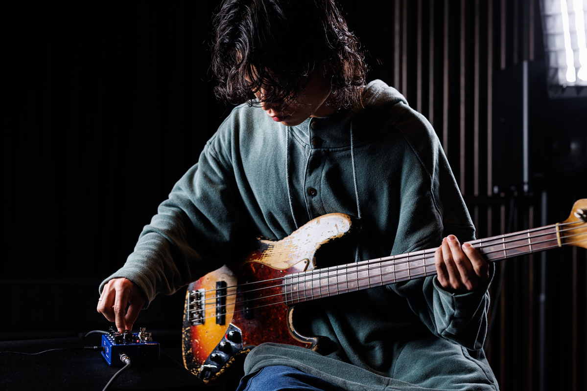 峯岸翔雪(おいしくるメロンパン)が
Navy Stompを試奏