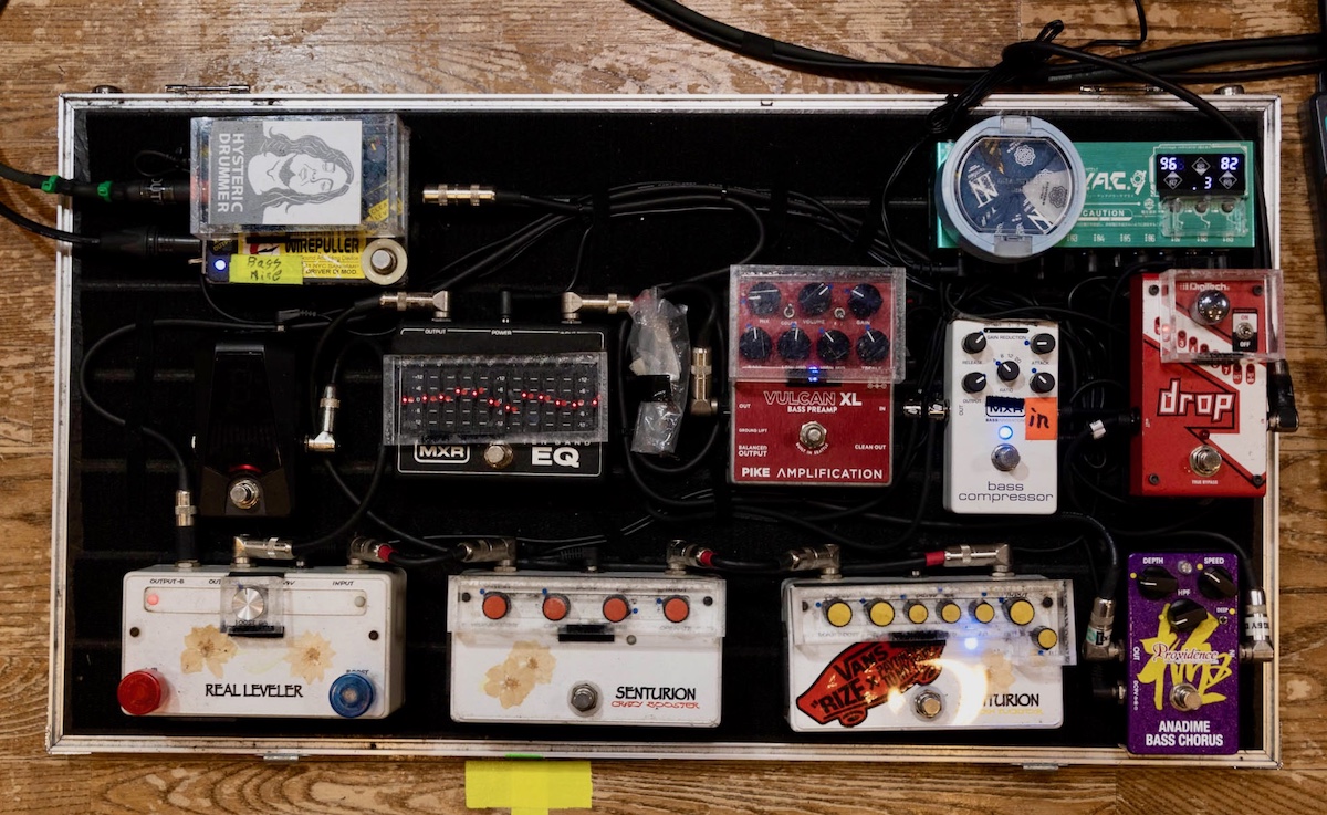 T$UYO$HIのエフェクター・ボード