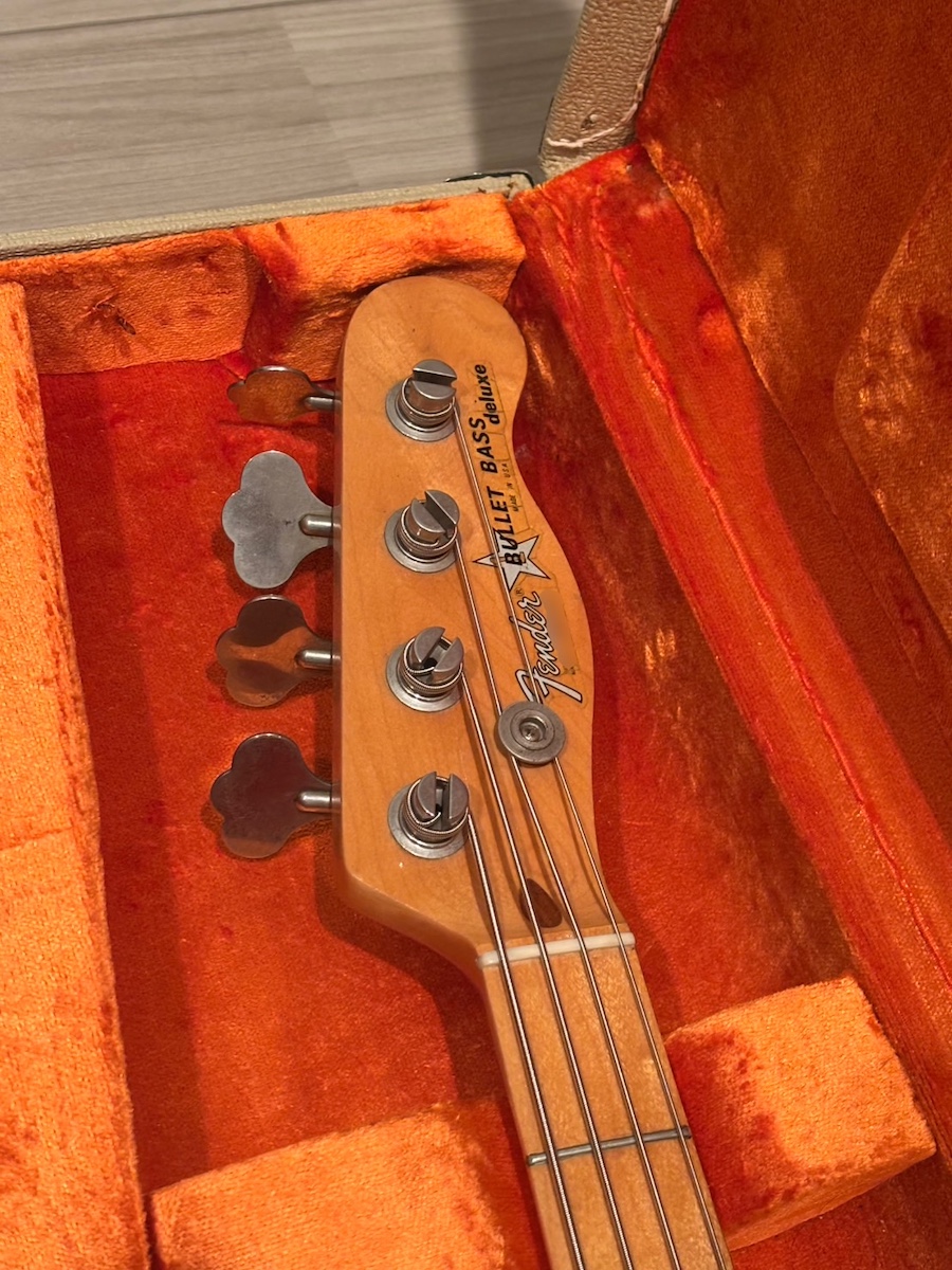 関が所有するFender / Bullet Bass Deluxe ヘッド表