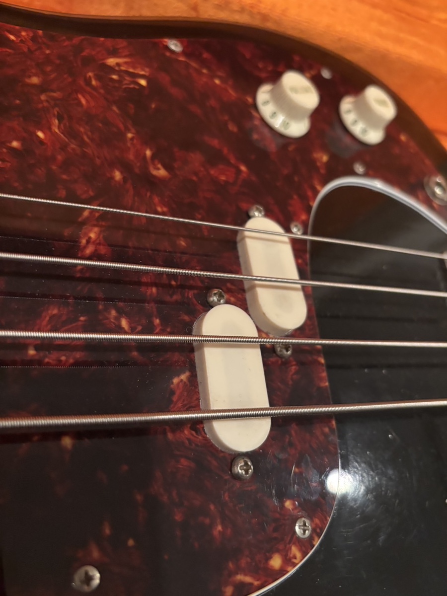 関が所有するFender / Bullet Bass Deluxe ピックアップ