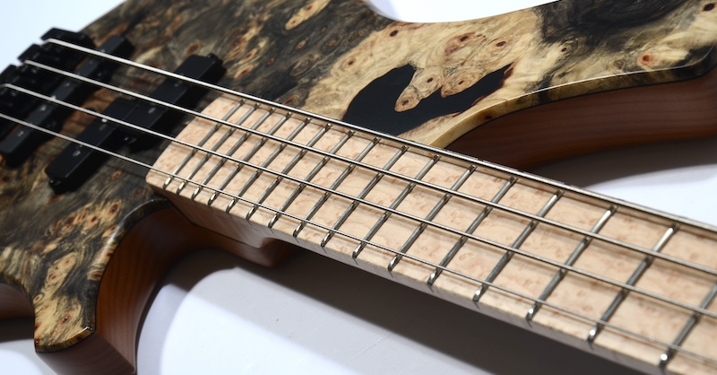 MG Bass Guitars】先鋭的なデザインと卓越したプレイアビリティを備え